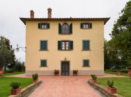 Large apartment in 18 century Villa del drago, hotel v destinaci Civitella in Val di Chiana
