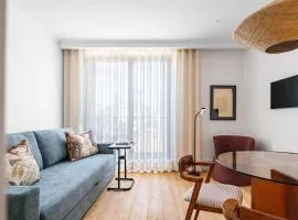 Chic 1-BR Flat in Award-Winning Building