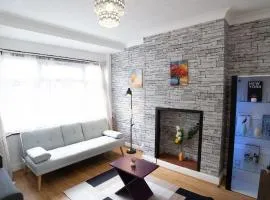 3 Bed Pet Friendly Home, With BBQ