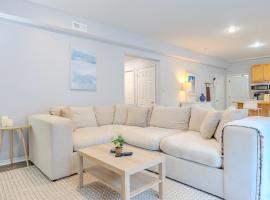 Cozy 2bed bath Private Above Ground First Floor Suite, hotel v destinaci Herndon