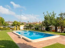 Pretty Bungalow With Private Garden
