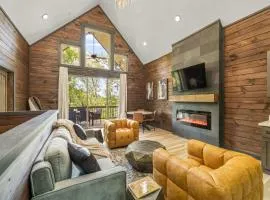 Gem Lake Cabin - Lakefront Views - Sleeps 8