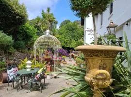 Palm Grove Apartments