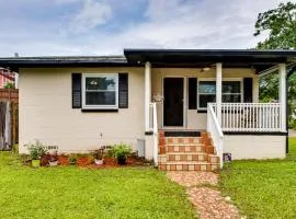 Walkable to FSU Campus Cozy Retreat with Deck!