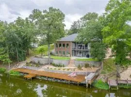 McKenzie Cove - Waterfront with Private Dock