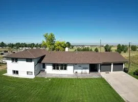 Luxurious Mountain View Home!