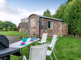 Shepherds Hut, Hotel in Biddenden