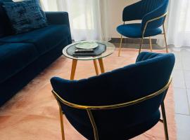 Apartment T2 L'Isle Adam, Garden Terrace, self catering accommodation in LʼIsle-Adam