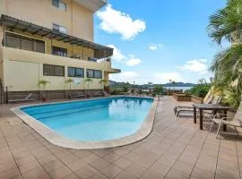 Presidential Suites 4 - Spacious condo in the heart of Flamingo, sleeps 6