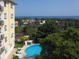 Lovely 2 bedroom 2 bath condo with View and a Pool