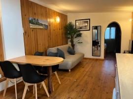 chalet proche des plages, hotel v destinaci Ares