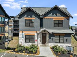 Smith Creek Resort - 5 Bedrooms 20 Guest - Indoor Pool - Resort Amenities, hotel din Pigeon Forge