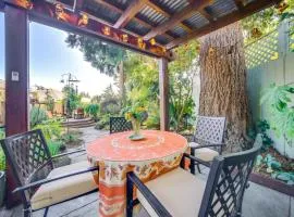 6 Mi to Downtown Walkable Seattle Home with Hot Tub