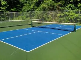 Hatcher Mountain Retreat by American Patriot Getaways