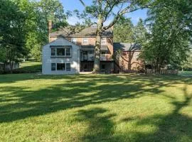 New Pristine Suburban Escape