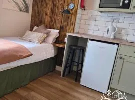 Breeze Room 10 - Peaceful Single - New Forest