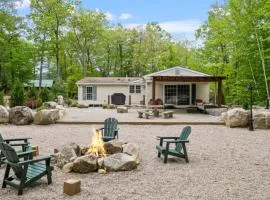 The Hearth & Pine House - Cozy Cabin & Firepit Fun