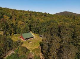 Private Trails, Stargazing & Cozy Fires, khách sạn ở Canaan