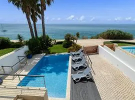 Som do Mar Luxury Ocean Front Villa, Prime Location!