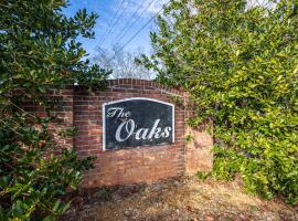 HIckernut Lodge by American Patriot Getaways, hotel a Walnut Grove