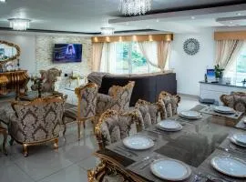 3BR Family Solo Bungalow Free Parking WiFi Netflix