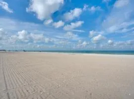 Walk to Redington Beach Renovated Duplex with Patio
