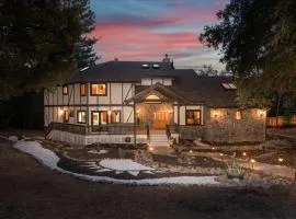 Greystone Manor- HUGE home with sleeping for 21