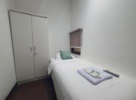 The Breakout Room BSD 1, hostel in Serpong