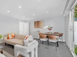 House Matteo- 2 Free parking, 8mins walk to Victorious