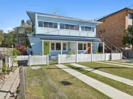 Seabreeze - Macauley's Retro Beachside Vibes