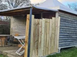 Chalet 2 Chambres pour 5 Personnes avec Terrasse - API-1-52-537