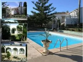 Villa La Noria Maurische Bungalows Großer Pool Garten Mit Rasen Und Großen Terrassen