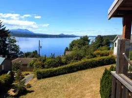 Alert Bay, Spacious Executive Suite with Panoramic Ocean Views