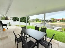 A Waterfront Daydream in the Heart of Broadbeach