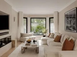Cinque House - Close to Berry