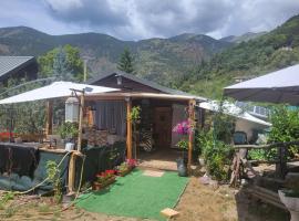 LA CABANE, petite chambre agréable chez l'habitant, maison toute en bois