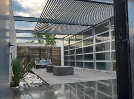 Casa Dodi Loft in Juriquilla Design oasis, hotel in Juriquilla