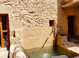 Patio y Calados Rioja Suites