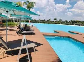 The Bylde Crystal Lagoon Apartment