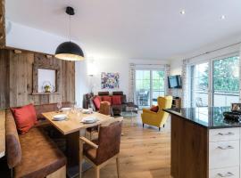 Chalet in Sankt Johann near Ski Slopes, hotel sa Alpendorf