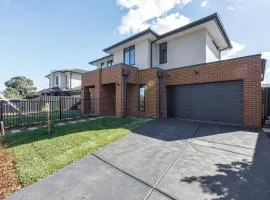 Modern Comfort in Avondale Heights Family Home