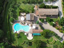 Le Fontanelle Country House: SantʼIppolito'da bir otel