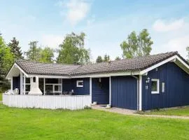 12 person holiday home in Væggerløse-By Traum