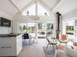 Lakeside Family Home in Gräddö