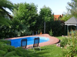 Gruppenunterkunft mit Pool in Ballenstedt, hotel di Ballenstedt