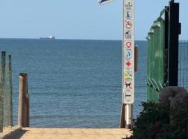Chalets Paraíso Playa de Mazagón, hotel em Mazagón