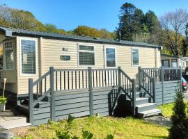 Swift Loire Static Caravan, hotel in Prenteg