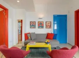 ART style apt steps from Hilton beach Tel Aviv