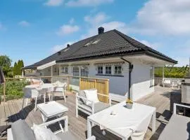 Soltoppen- Lys og romslig villa på Nøtterøy
