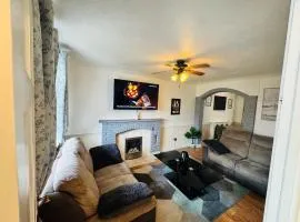 Luxe 2 Bedroom House Derby City